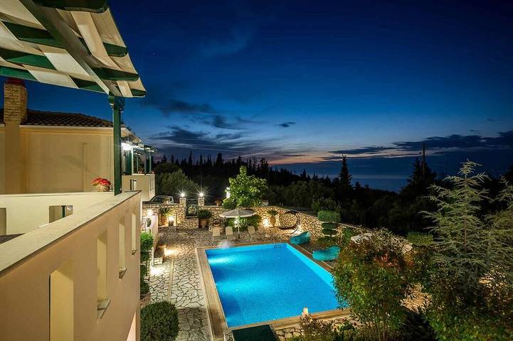 Διαμερίσματα διακοπών για 5 άτομα, με κήπο στον Άγιο Νικήτα