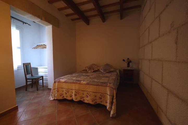 Gîte pour 16 personnes, avec terrasse et jardin, animaux acceptés à Es Castell - 3