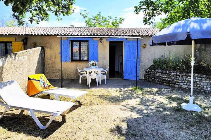 Ferienhaus für 2 Personen, mit Sauna und Terrasse sowie Pool in Valensole