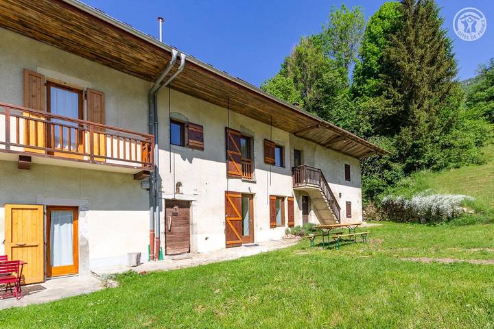 Gîte pour 8 personnes, avec terrasse, animaux acceptés à Aillon-le-Jeune
