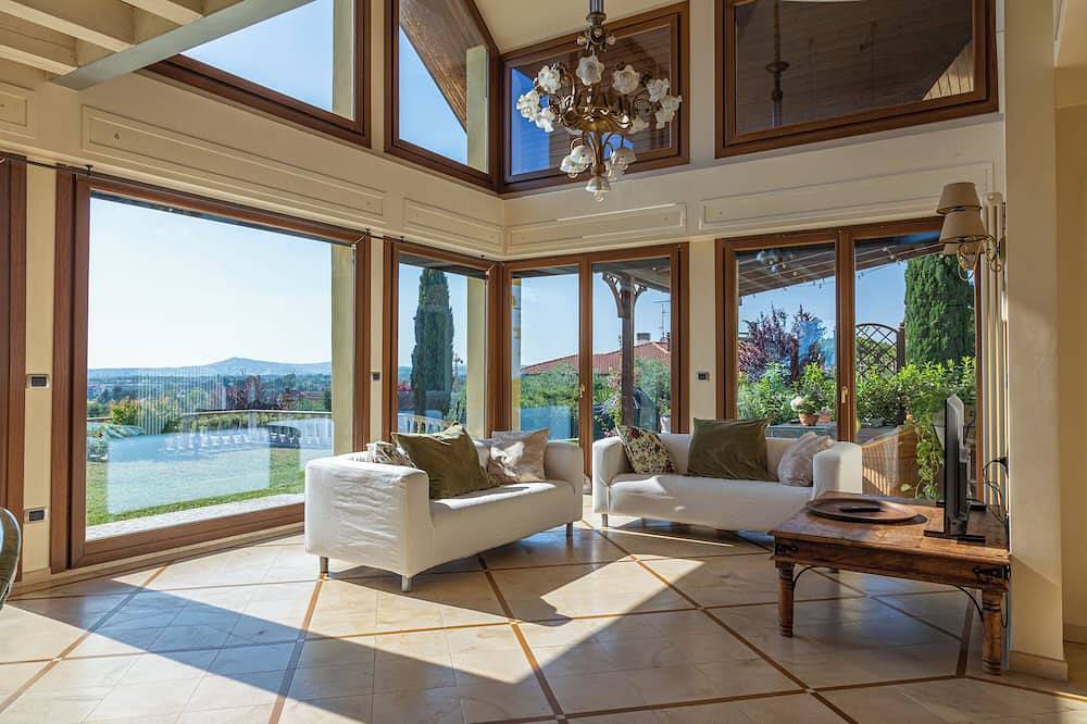 Porzione di Villa con Piscina in Misano Adriatico, Provincia di Rimini