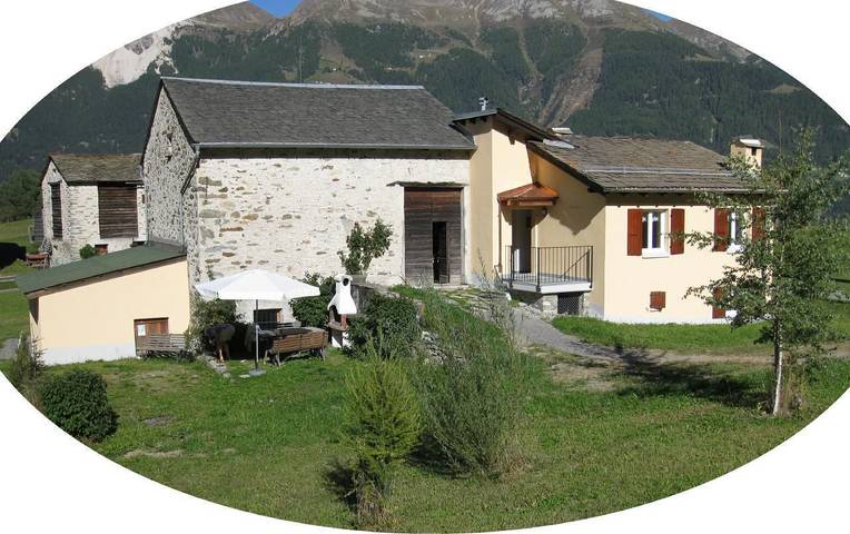 Ferienhaus für 4 Personen, mit Balkon und Garten in Poschiavo