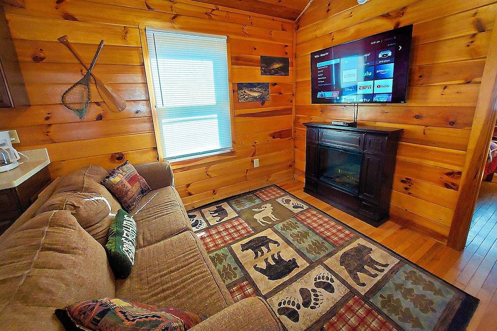 Troutin' About - A cozy cabin on the river! in Bryson City, Fontana Lake