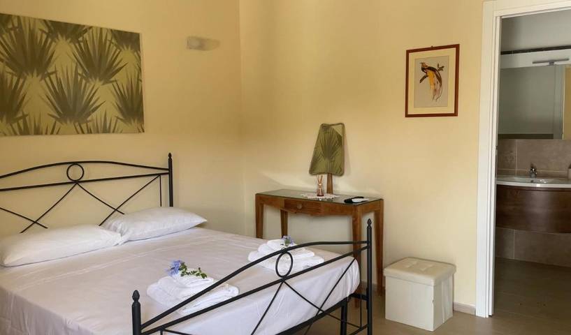 Casa vacanza per 2 persone, con terrazza e giardino nonché panorama, con animali domestici in Vibonati