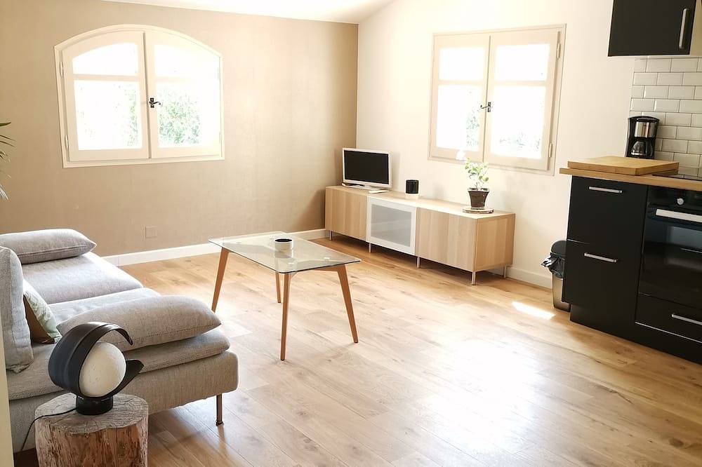Appartement T2 Dans Villa à la Campagne in Solliès-Toucas, Toulon region