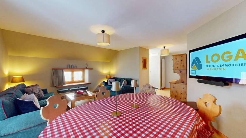 Ganze Wohnung, Geräumige Ferienwohnung in Champfèr mit Balkon und Bergblick für 6 Gäste in St. Moritz, Sankt Moritz