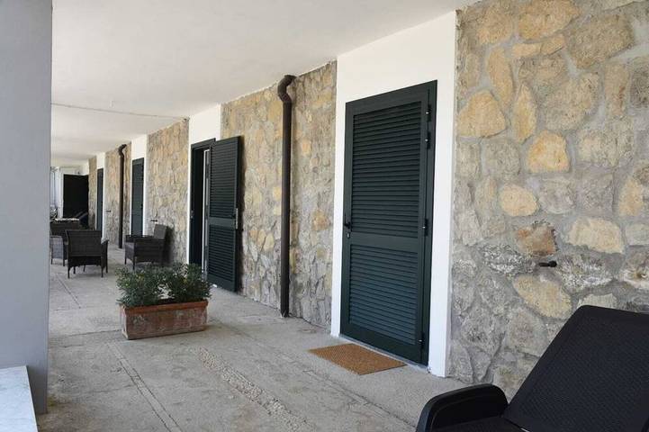 Chalet para 4 personas, con jardín y piscina - 1