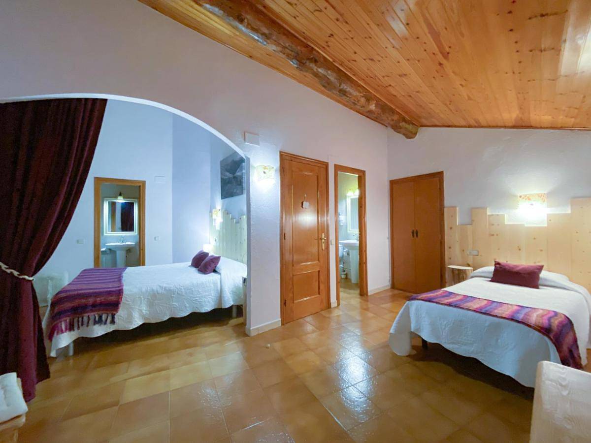 Seven-Bedroom House in Port Ainé, Rialp