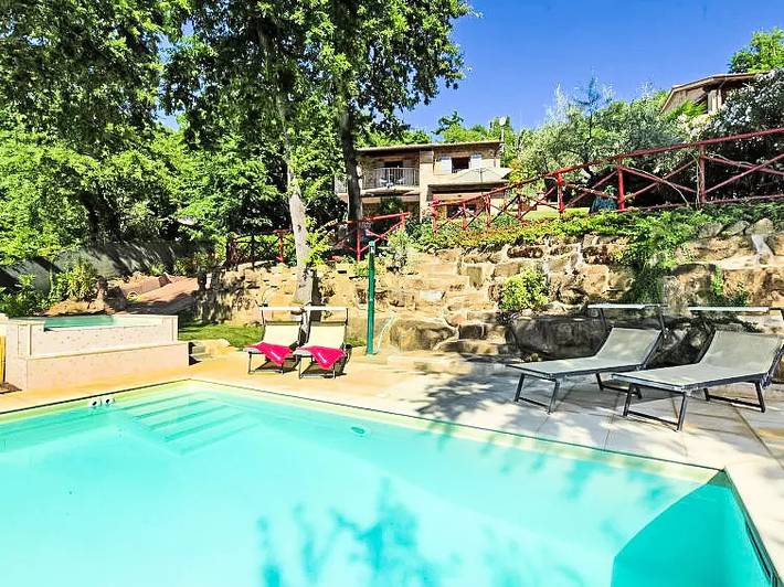 Villa per 5 persone, con Balcone e Terrazza nonché Giardino e Piscina a Magione