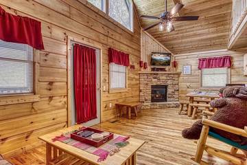 Log Cabin for 2 Guests in Gatlinburg, Sevier County, Picture 4