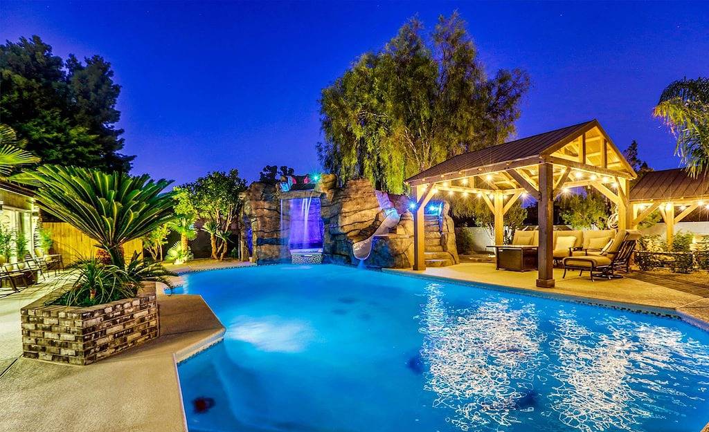 Uu Newly Well-Lit 8Bd/8Ba Villa Near Vegas Strip-3.5mi in Spring Valley (NV), Red Rock Canyon