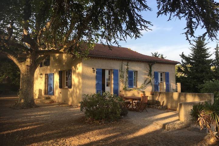 Villa pour 6 personnes, avec jardin et balcon à Montauroux