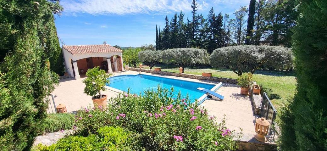 Location de vacances pour 7 personnes, avec vue ainsi que piscine et terrasse à Monteils (Gard) - 2