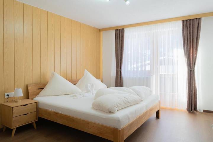 Ferienwohnung für 3 Personen, mit Garten und Ausblick, kinderfreundlich in Heiterwang