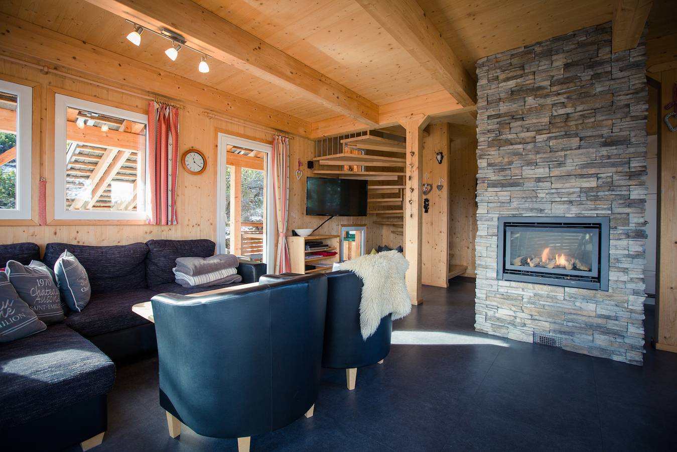 Ferienhaus # 1 mit Ir-Sauna, Whirlpool innen und Whirlpool außen in Stadl-Predlitz, Turracher Höhe