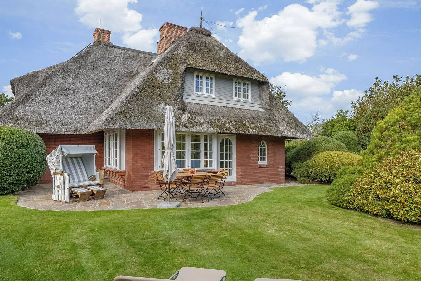 Exklusives Reetdachhaus für 6 Pers. mit Sauna, Kamin, Garten, Pkw-Stellplatz. in Kampen (Sylt), Sylt