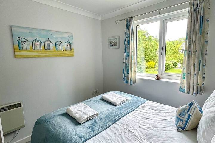 Kingfisher Cottage Pendra Loweth Falmouth 2 min drive to beach, enclosed garden. in Cornwall
