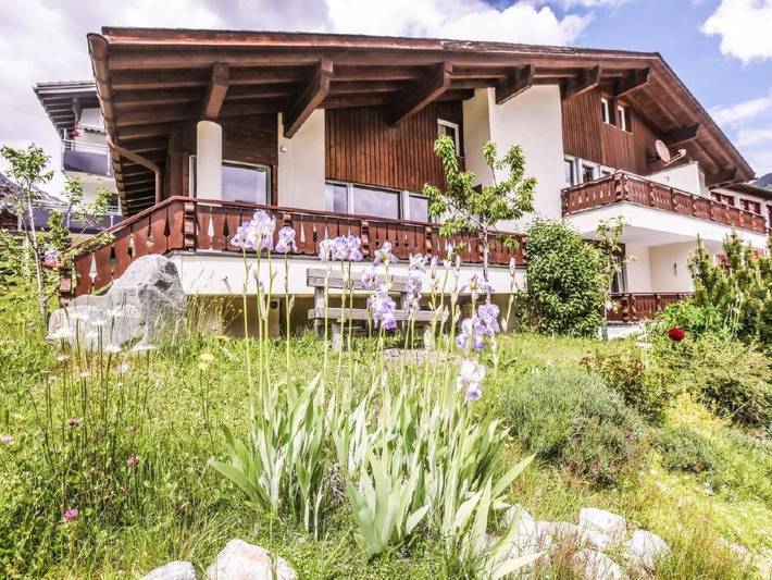Ferienwohnung für 4 Personen, mit Terrasse und Garten in Sedrun