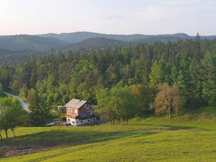 Appartement de vacances pour 5 personnes, avec Terrasse et Jacuzzi ainsi que Jardin et Vue