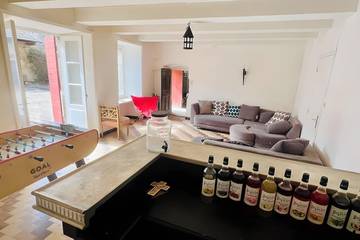 Château pour 23 personnes, avec jardin en Ardèche