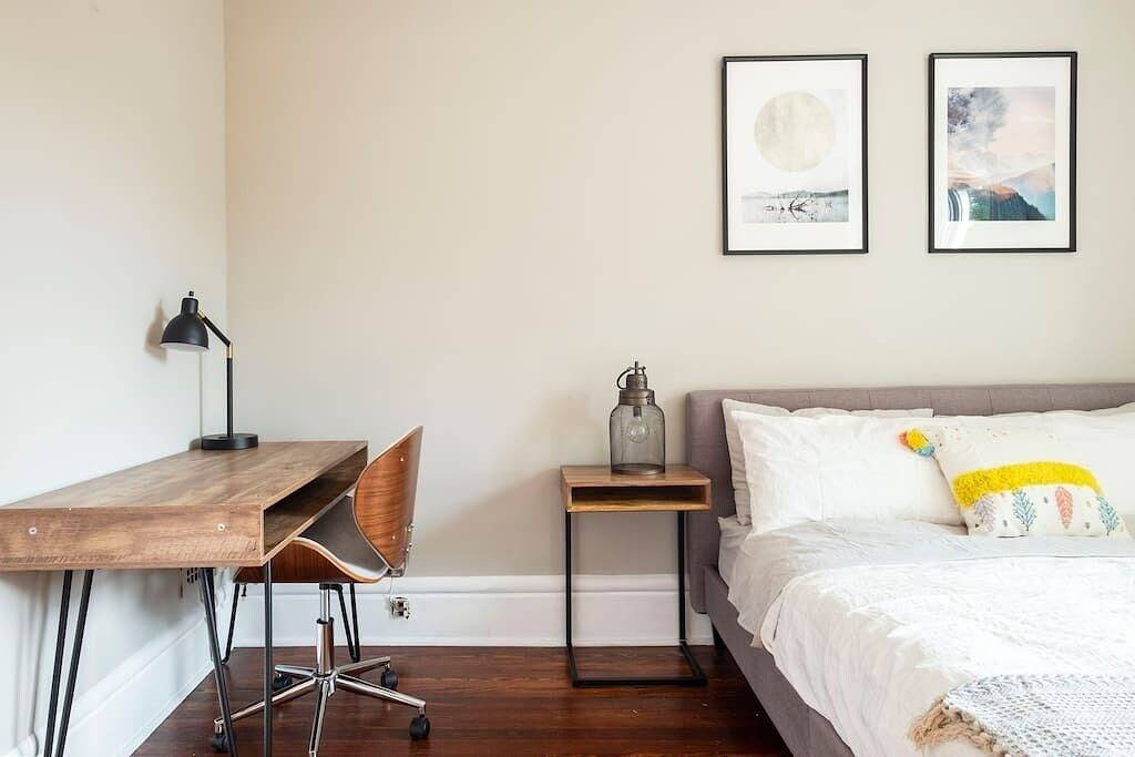 Modern & Large House ❤️ 10 Bed / 4 Bath / 2 Kitchens | Host 26 Guests in Columbus, Ohio