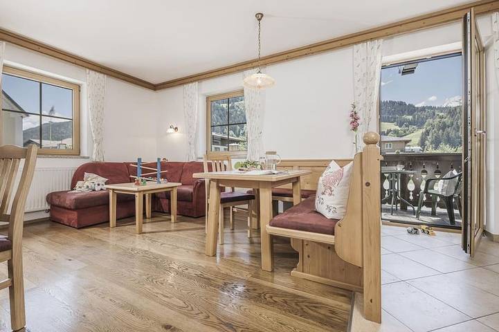Ferienhaus für 4 Personen, mit Balkon und Garten sowie Sauna