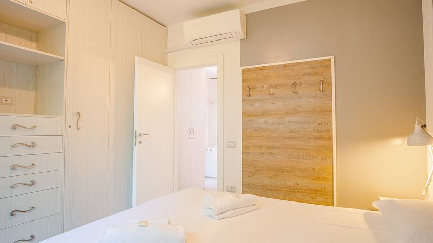 Gîte pour 5 personnes, avec vue sur le lac et jardin ainsi que terrasse et piscine à Padenghe sul Garda - 4