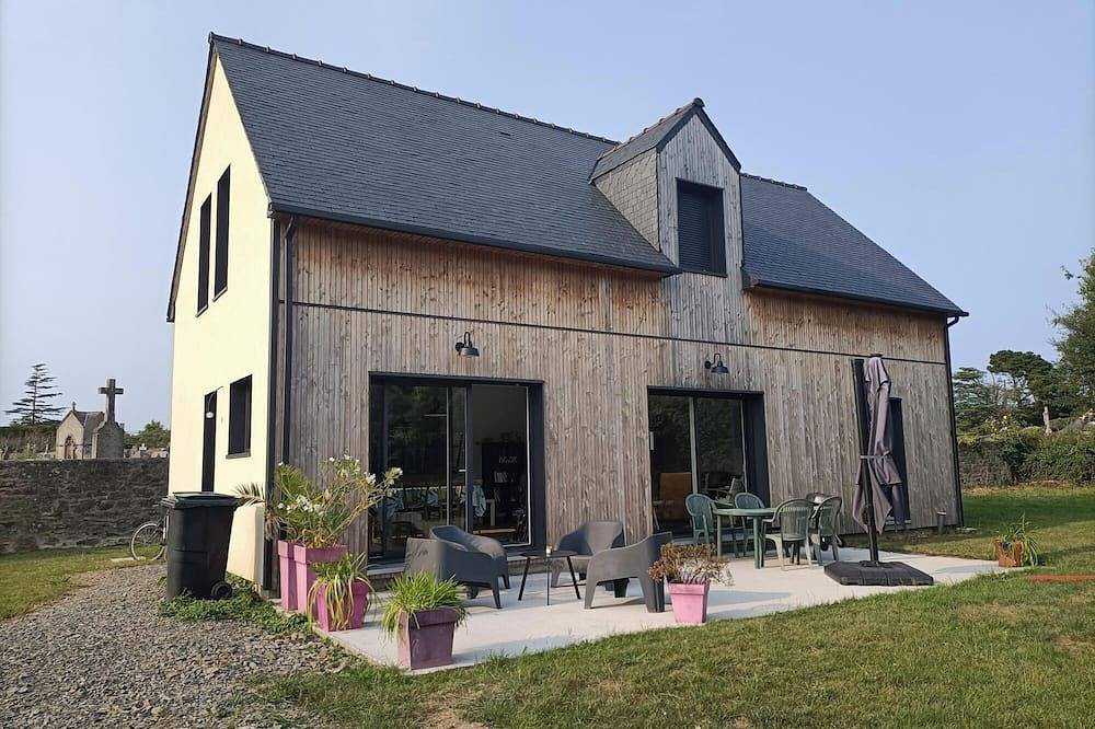 Village house 5 mn walk from shops and 10 mn from beaches. in Saint-Briac-sur-Mer, Región de Saint-Malo