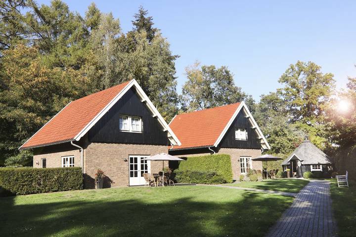 Ferienhaus für 16 Personen, mit Garten und Terrasse sowie Whirlpool - 1
