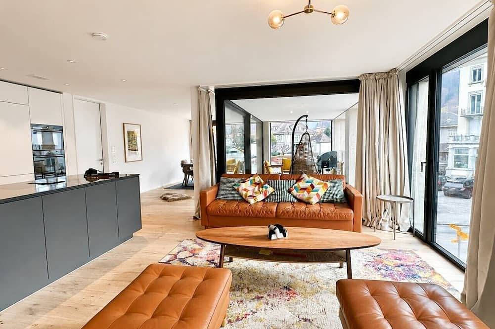 Ganze Wohnung, Jungfrau View Luxury Apartment with Bbq and Ac at Interlaken West Station by Swissdreamliving in Interlaken, Thunersee