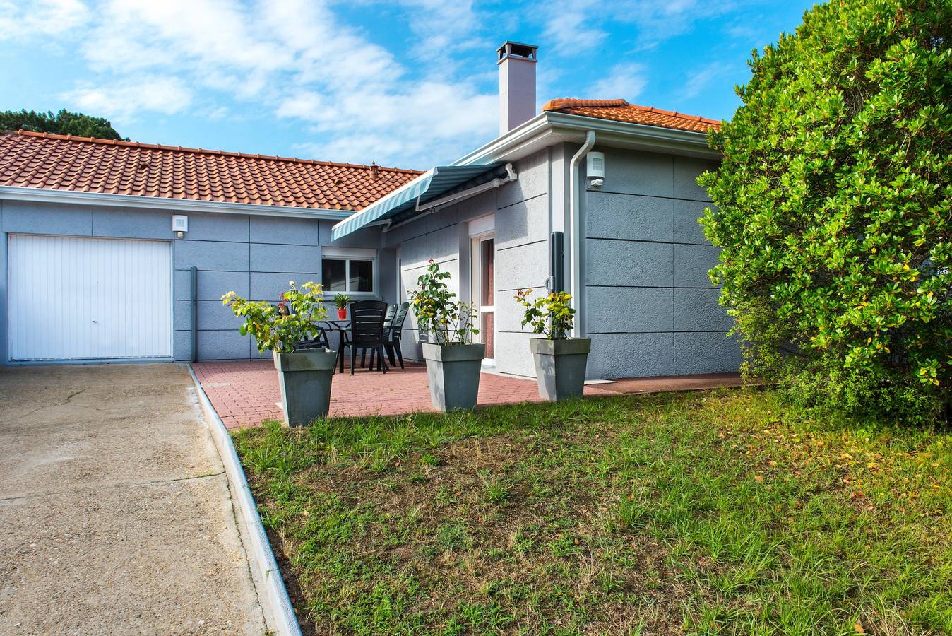 Holiday Home 'Villa Mimosas Le Verdon sur Mer' with Garden, Terrace & Wi-Fi in Le Verdon-sur-Mer, Lesparre-Médoc region