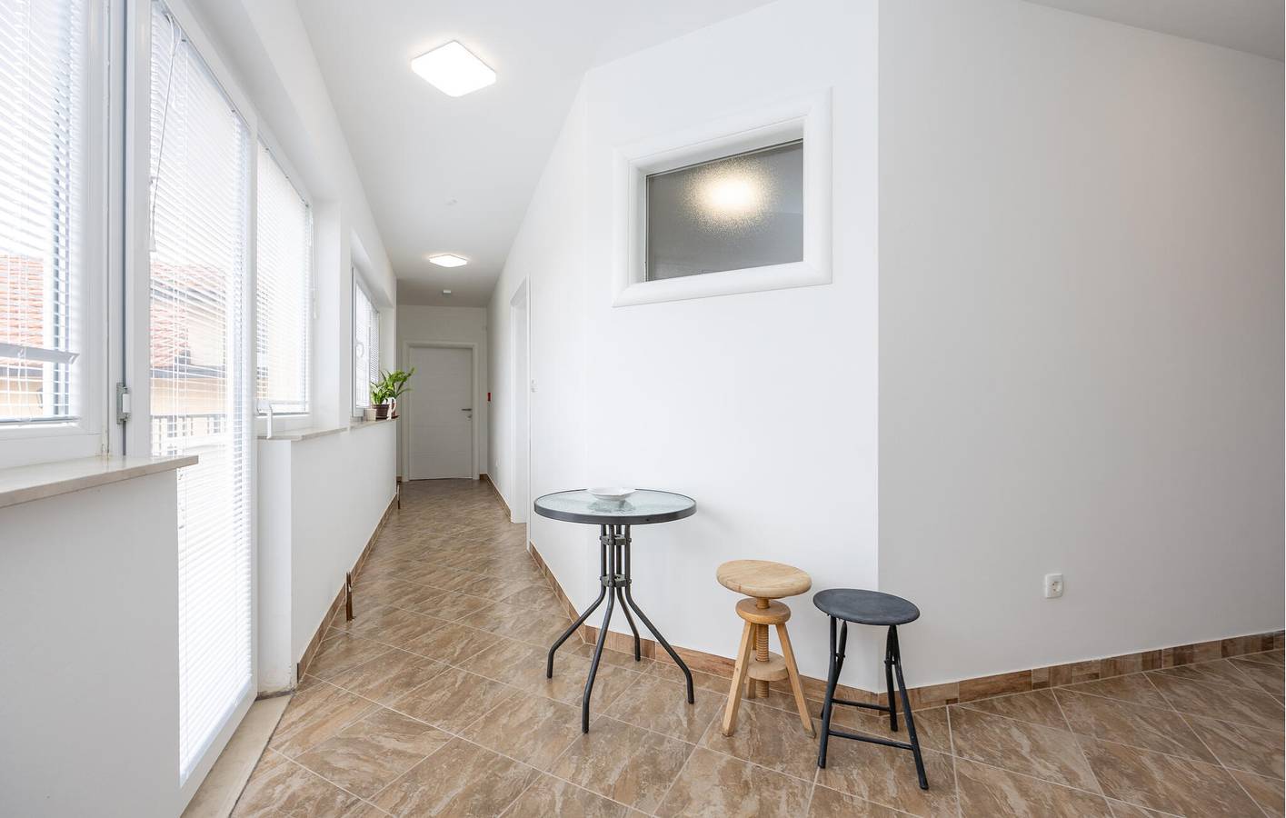 Ganze Ferienwohnung, Charmantes Apartment, 2 km von Imotski entfernt, mit Seeblick und moderner Ausstattung in Imotski, Makarska Riviera