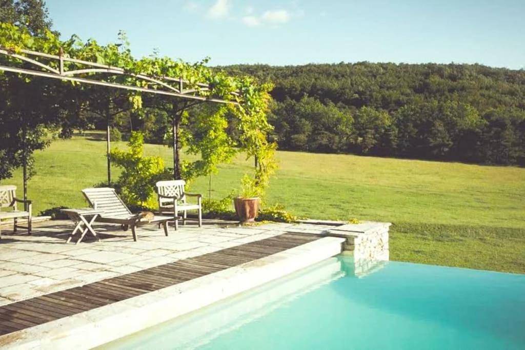 Four-Bedroom House in Félines-sur-Rimandoule, Région de Die