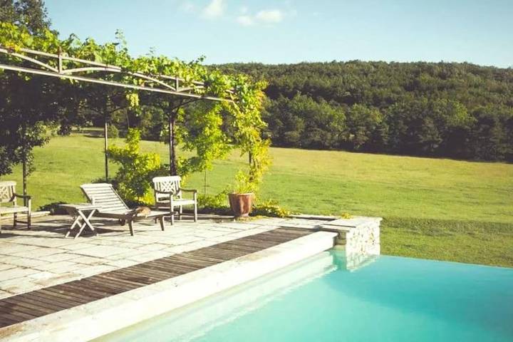 Gîte pour 10 personnes, avec jardin ainsi que piscine et vue à Félines-sur-Rimandoule