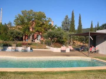 Location de vacances pour 8 personnes, avec piscine et jardin à Aups