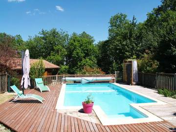 Location de vacances pour 5 personnes, avec piscine et terrasse, animaux acceptés à Loupiac (Lot)
