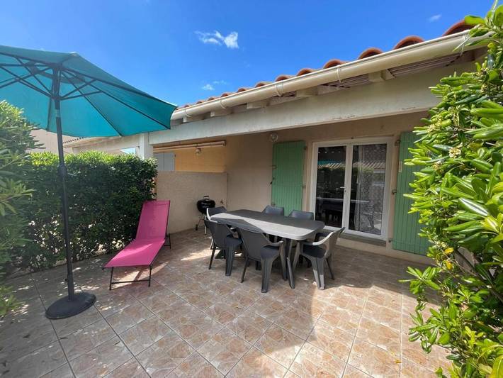 Chalet para 4 personas, con terraza y piscina - 1