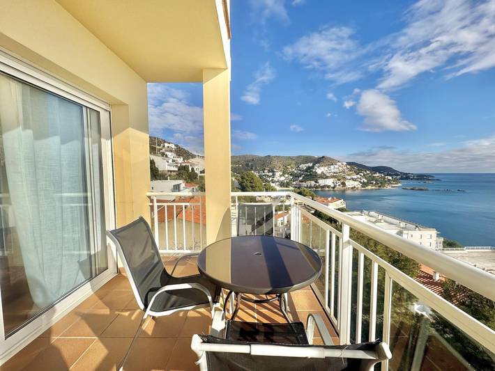 Apartamento vacacional entero, 5. Increíbles vistas al mar y piscina comunitaria in Roses, Alt Empordà