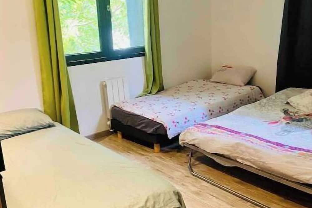 Entire apartment, Joli Duplex Spacieux Proche Paris et Cdg in Montmorency, Val-d'Oise