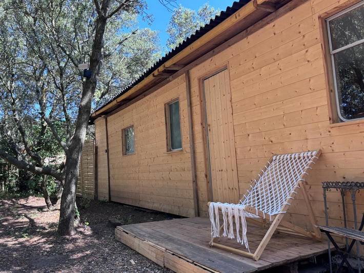 Parc de vacances pour 4 personnes, avec terrasse et piscine ainsi que jacuzzi et jardin, animaux acceptés à Aurons - 2