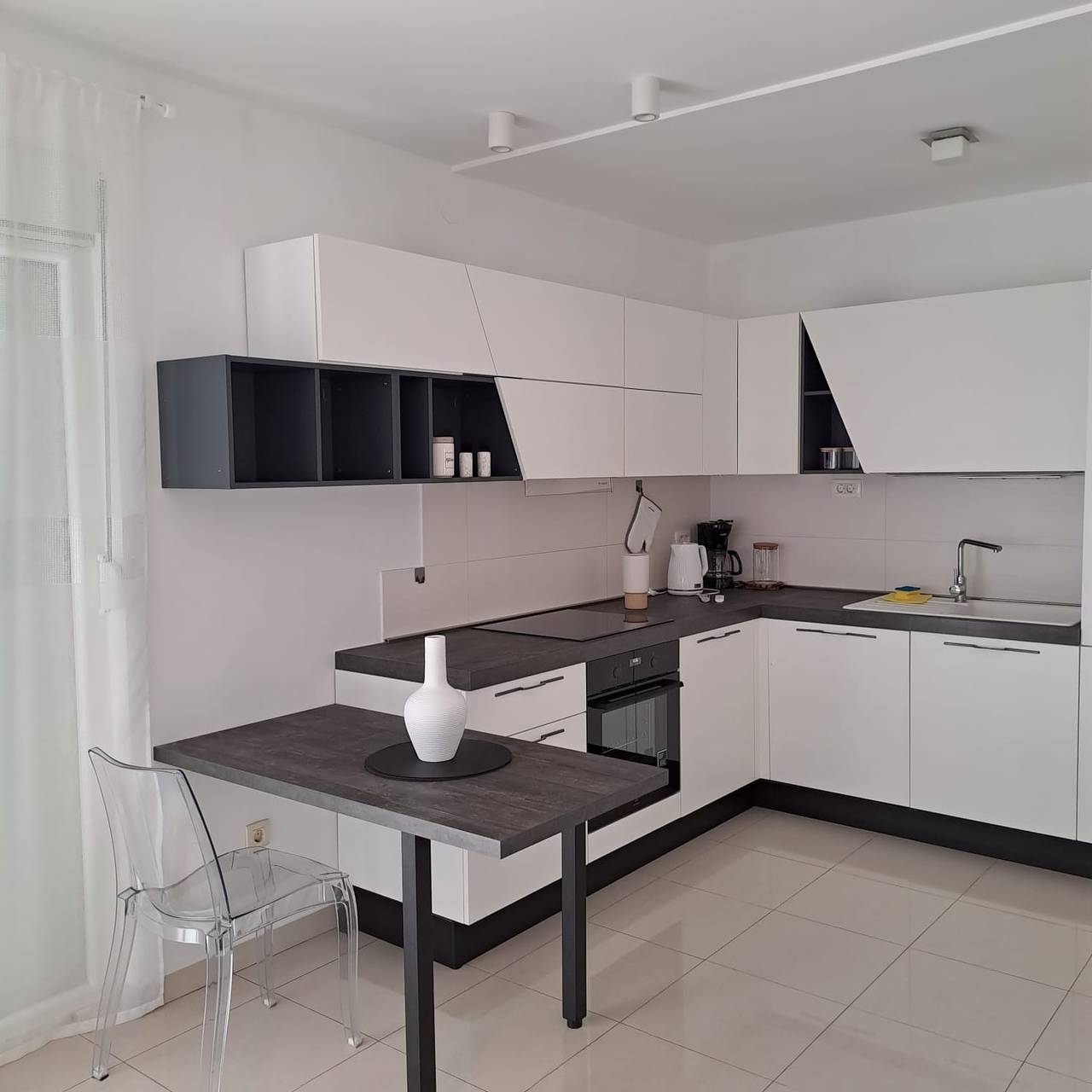 Entire apartment, Two bedroom apartment with balcony and sea view Slatine, Čiovo A-24699-a in Slatine, Ciovo