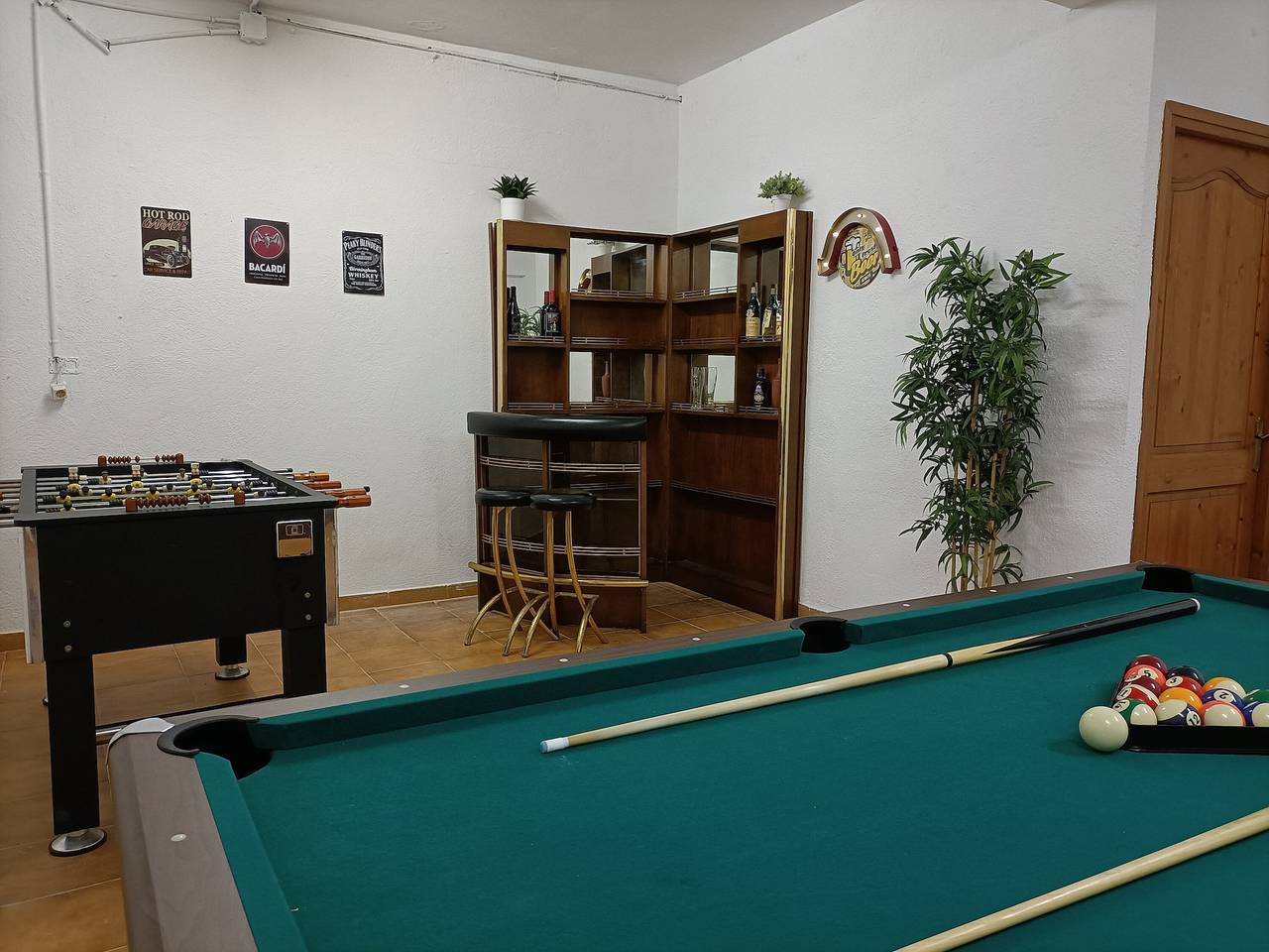 Rustikales Landhaus mit Bergblick, privater Terrasse und Wlan in Bonastre in Bonastre, Costa Dorada