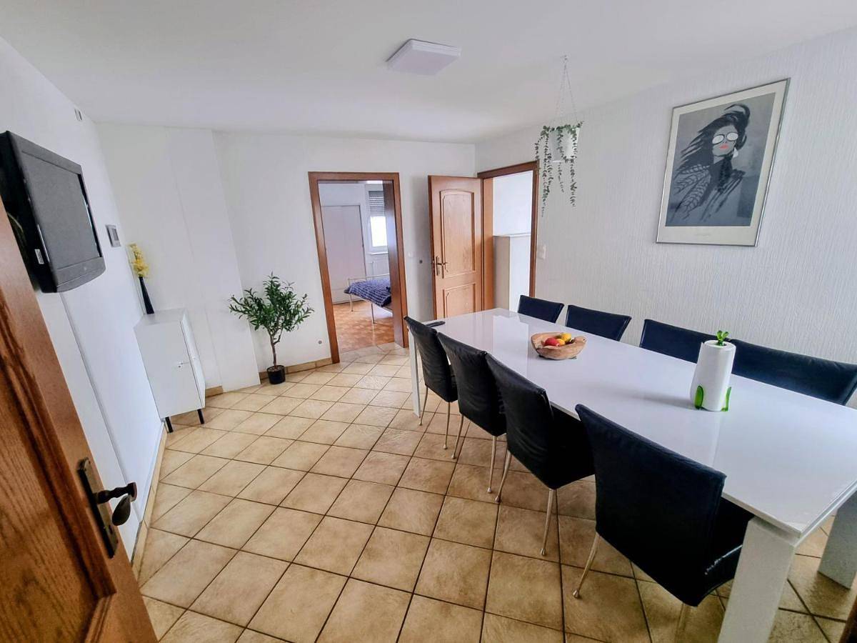 Three-Bedroom House in Dormagen, Rhein-Kreis Neuss