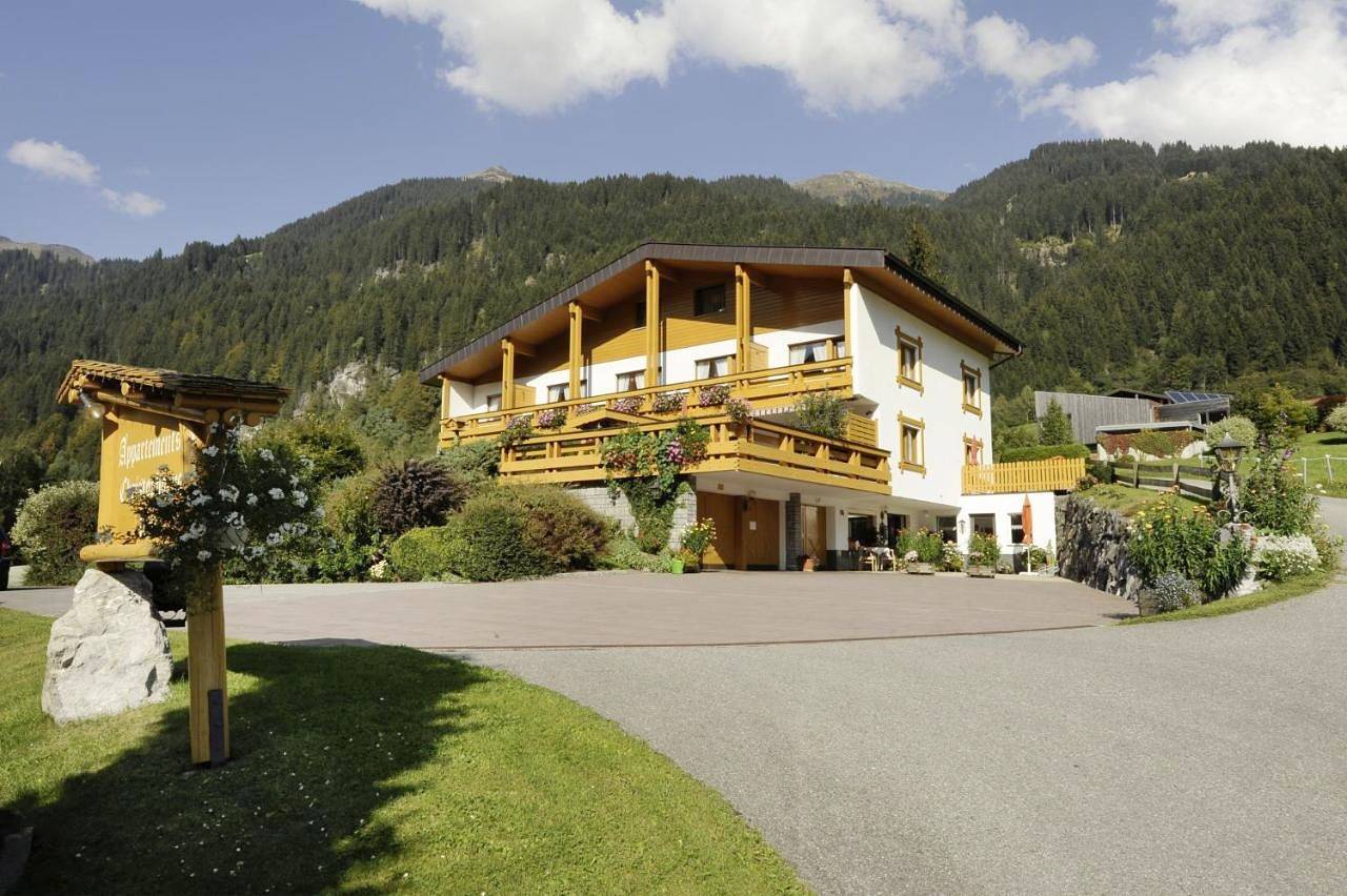 Ganze Wohnung, Two-Bedroom Apartment with Shower in Sankt Gallenkirch, Verwall