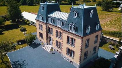 Gîte pour 8 personnes, avec sauna et jardin ainsi que jacuzzi et piscine, adapté aux familles à Canisy