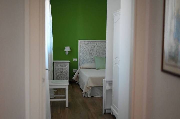 A Gem in the Countryside - Villa Ulivo - Quiet Country House with Pool (Kids 10+) in Putignano, Region de Bari
