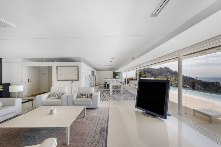 Villa 'Nirvana - Penthouse' with Sea Views, Wi-Fi and Air Conditioning in Sitges, Garraf