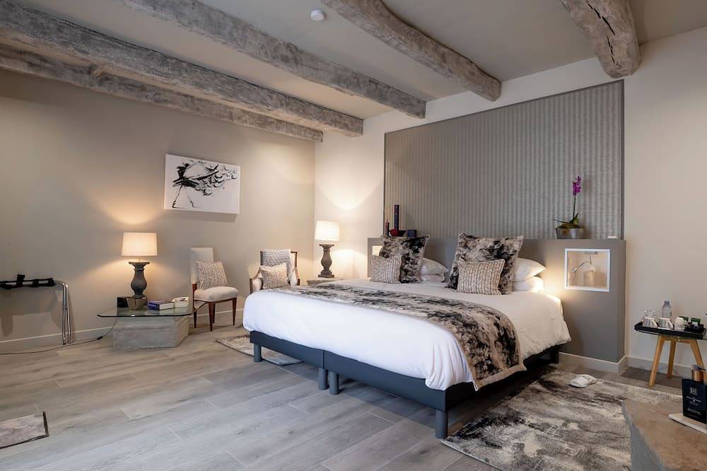 Very modern and spacious, in the colors of our natural habitat. in Gergy, Region Chalon-sur-Saône