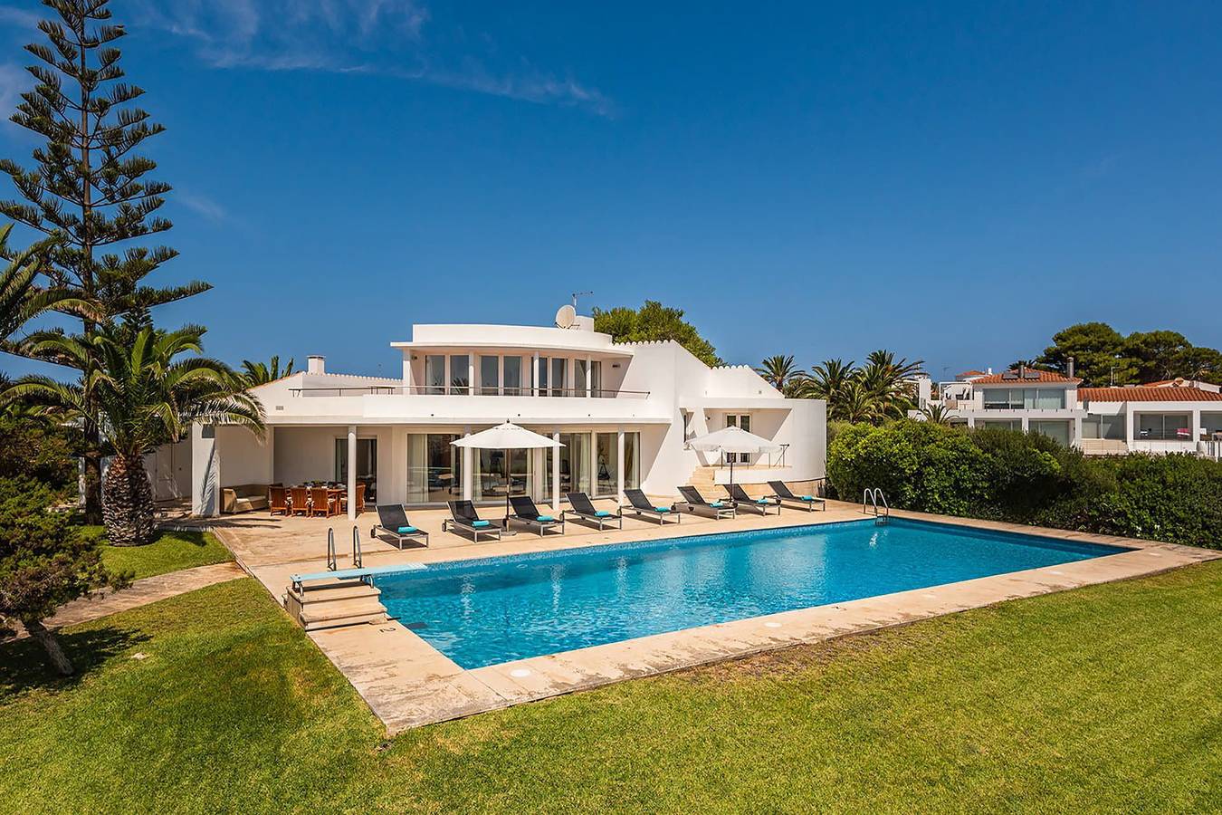 Villa für 8 Personen mit Garten in Cala Blanes, Ciutadella