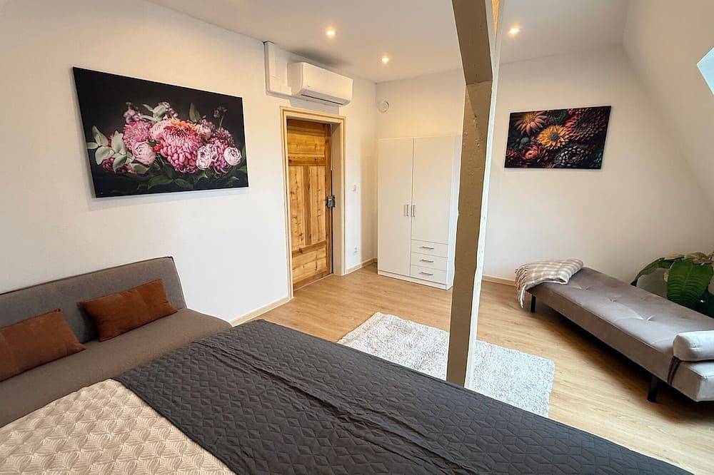 Ganze Wohnung, Stilvolle Ferienwohnung zum Wohlfühlen Clara Angermann in Stützengrün, Erzgebirge